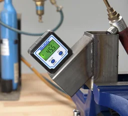 Digital angle finder