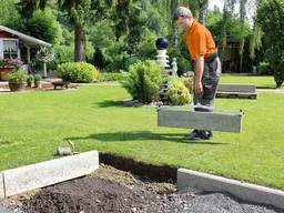 Kerb lifter