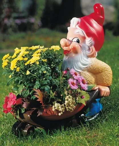 Bepflanzbarer Zwerg mit Blumenkarre 43 x 45 cm