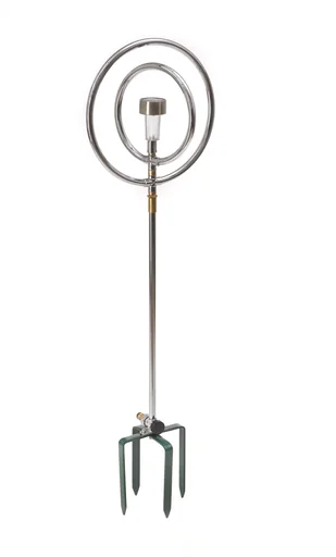 3-in-1-Edelstahl-Rasensprenger mit Solarbeleuchtung